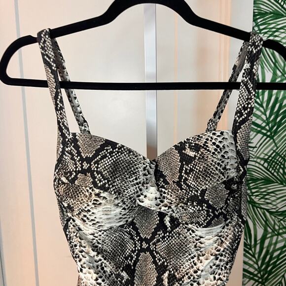 Bond-Eye Australia One Piece Python Print Swimsuit Size 12 D-DD - Picture 3 of 10